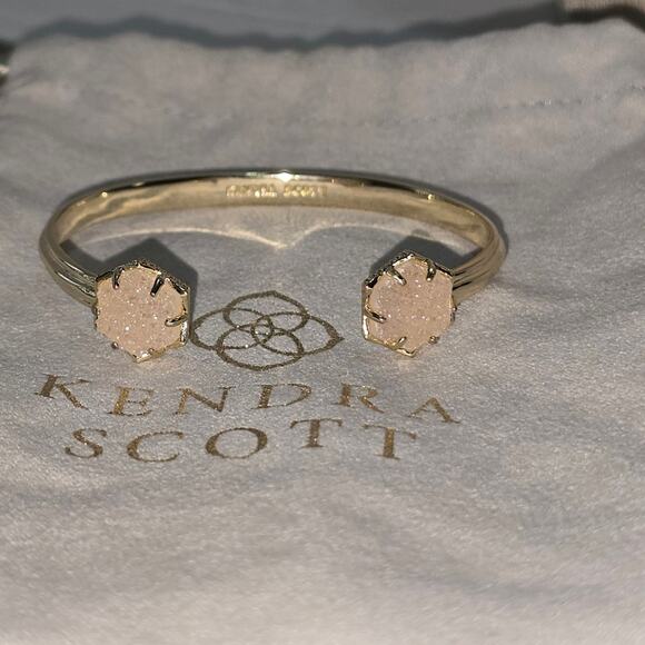 Kendra Scott Arden Peach Drusy And Gold Station Cuff Bracelet - Picture 2 of 2